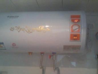 廠價(jià)直銷(xiāo) 阿里斯頓數(shù)碼款電熱水器，武漢安裝僅需450元